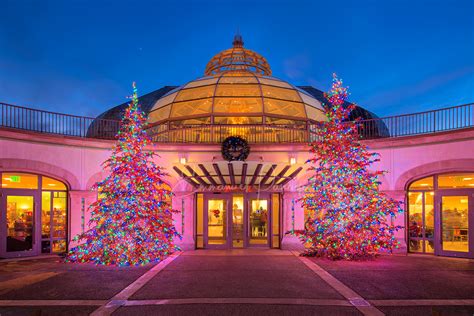 Get in the Holiday Mood with Phipps Festive Experience